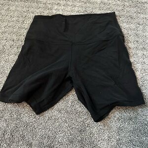 Align shorts black